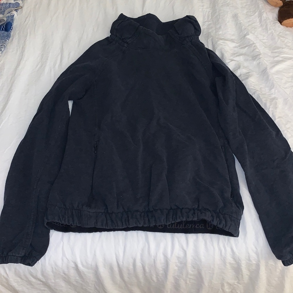 Lululemon mock neck pullover